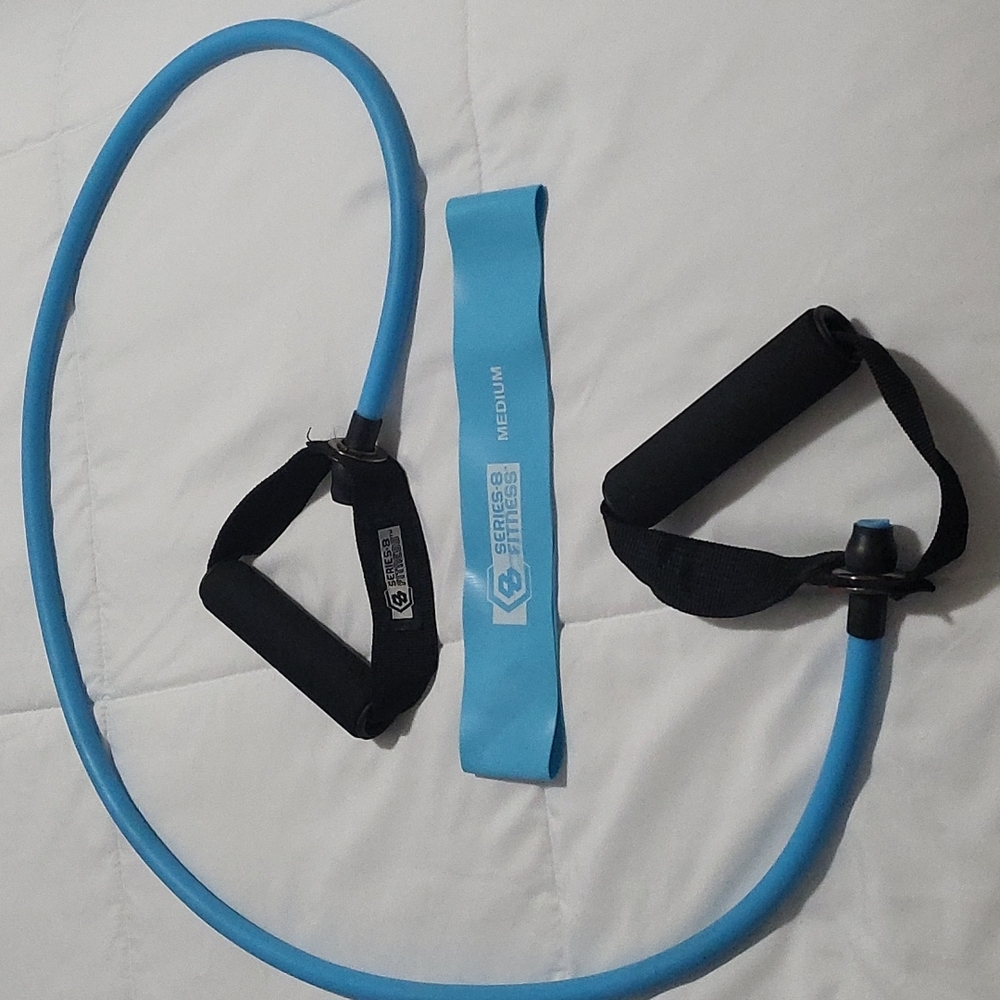 Series-8 Resistance Band Set- (Medium)only used a few times